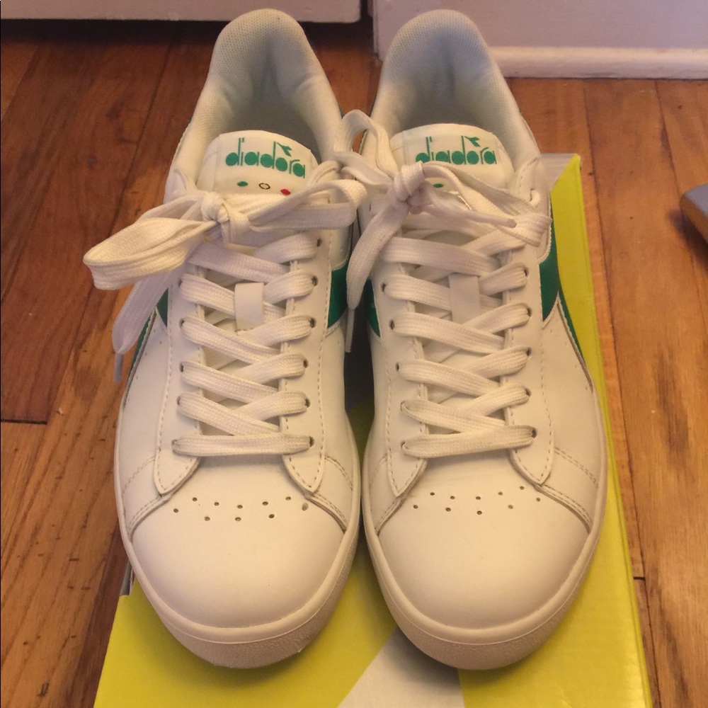 Diadora